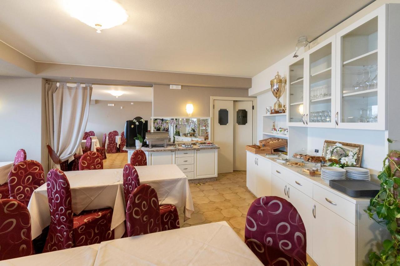 Hotel Nettuno Brenzone sul Garda Ngoại thất bức ảnh