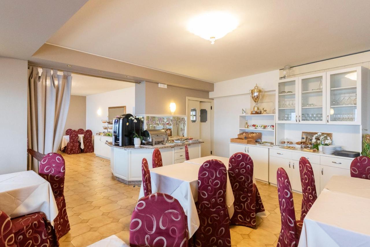 Hotel Nettuno Brenzone sul Garda Ngoại thất bức ảnh