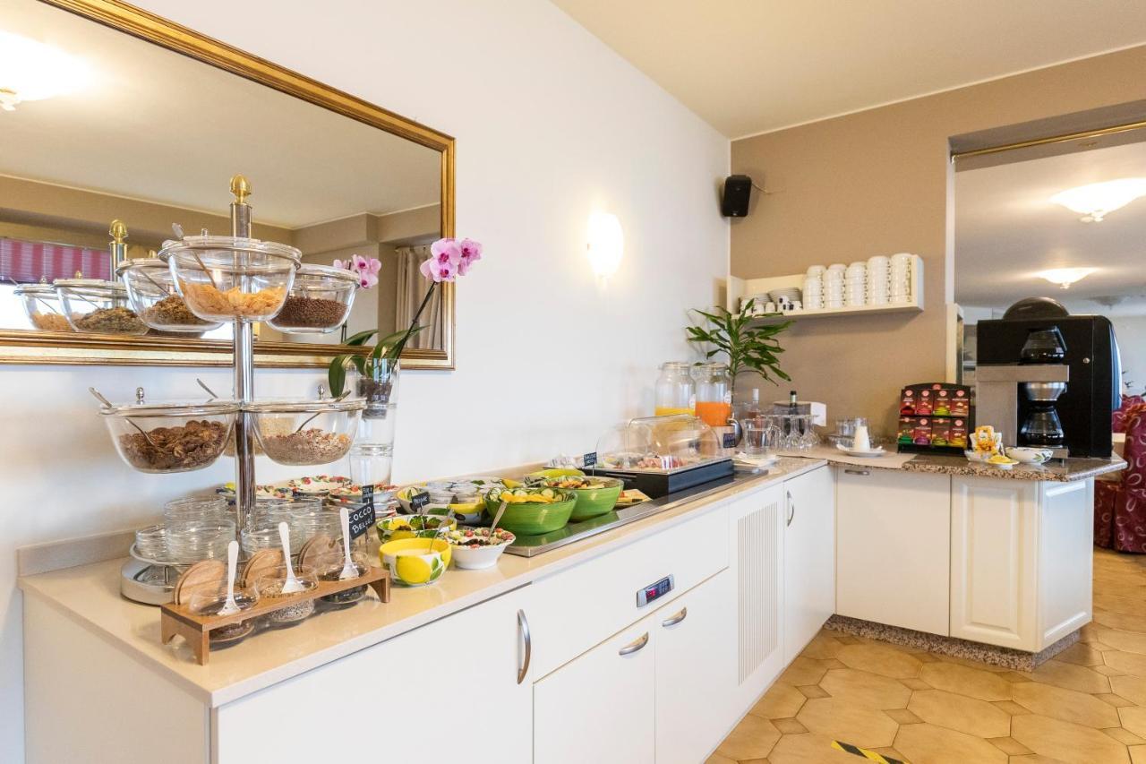 Hotel Nettuno Brenzone sul Garda Ngoại thất bức ảnh