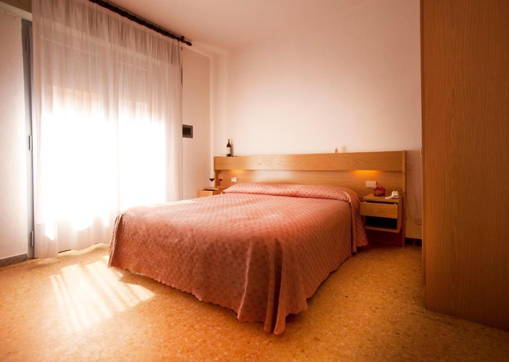 Hotel Nettuno Brenzone sul Garda Ngoại thất bức ảnh