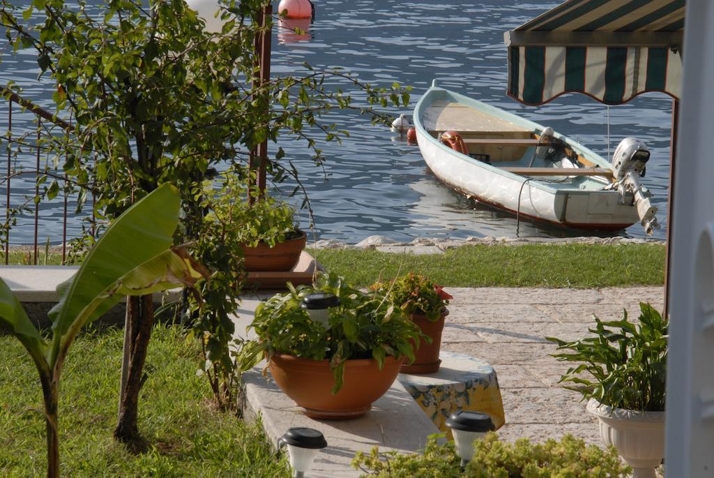 Hotel Nettuno Brenzone sul Garda Ngoại thất bức ảnh